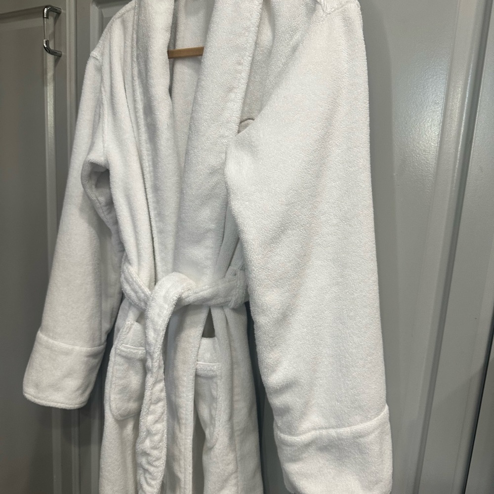 Pottery Barn Soft White Terry clothe Cotton Robe Spa - Picture 6 of 13